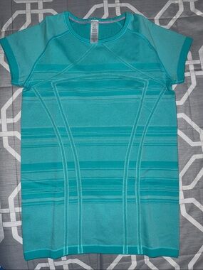 NWOT Sz 14 Ivivva Fly Tech SS Tee Aqua Blue